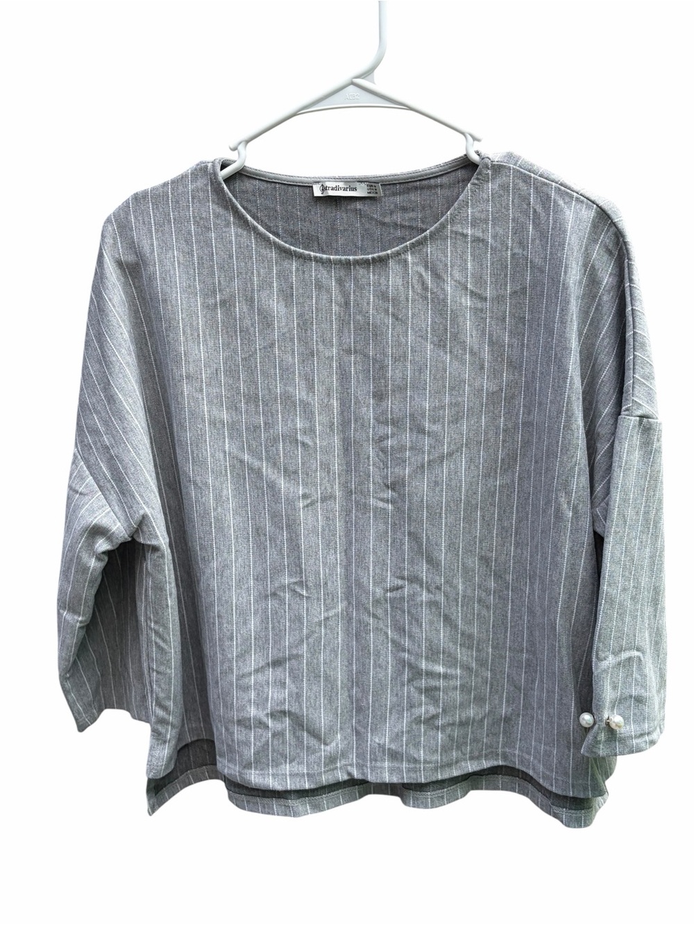 Stradivarius Gray Pinstripe 3/4 Sleeve Blouse with Pearl Button Cuffs Size Mediu